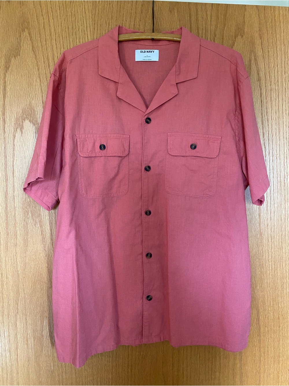 Old Navy Men's Short-Sleeve Button-Front Shirt in Rose